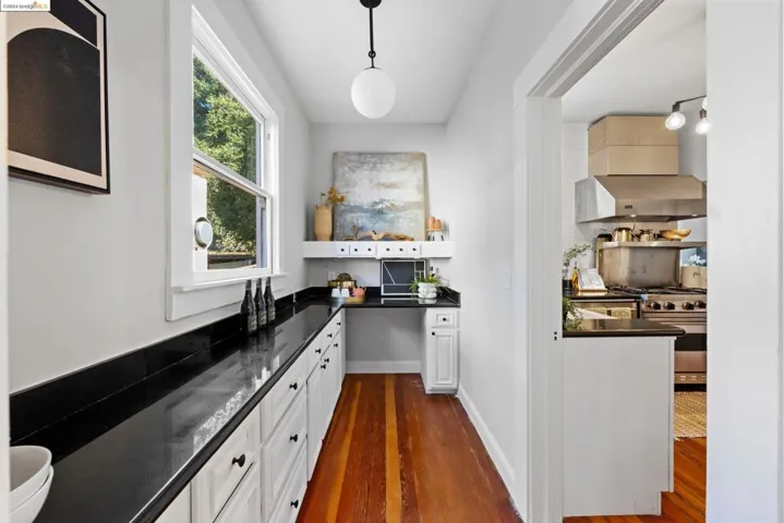 174 Santa Clara, Oakland, California 94610