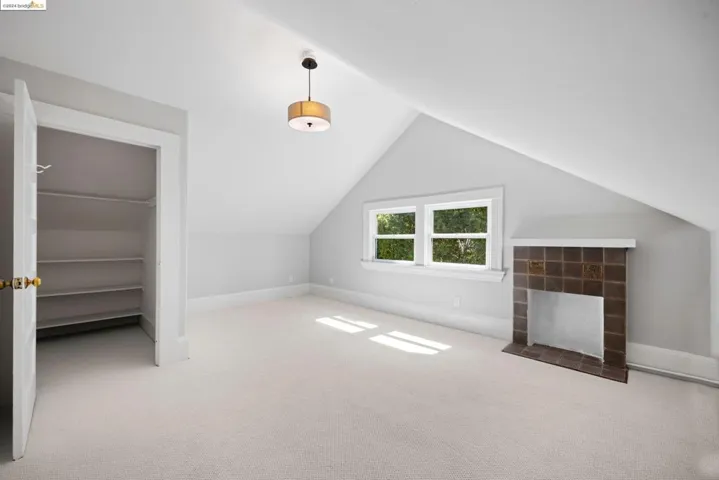 174 Santa Clara, Oakland, California 94610