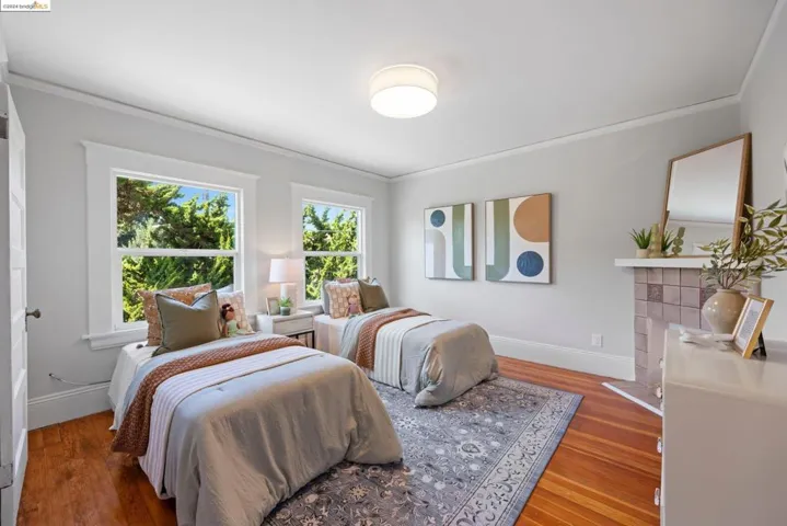 174 Santa Clara, Oakland, California 94610