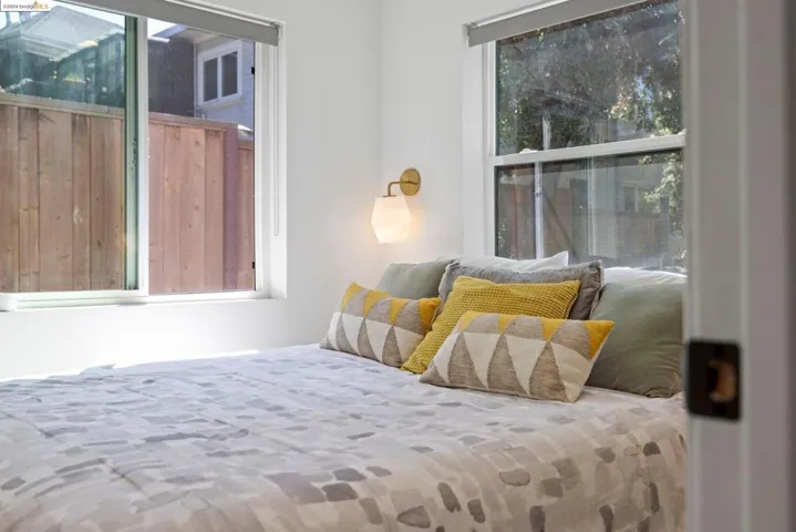 174 Santa Clara, Oakland, California 94610