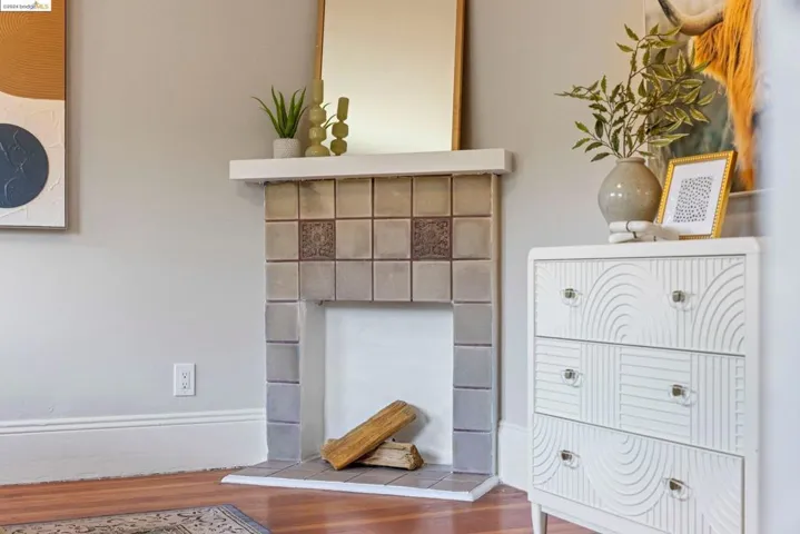 174 Santa Clara, Oakland, California 94610