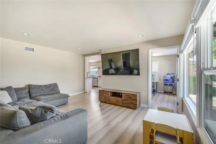 1402 E Madison Avenue, Orange, California 92867