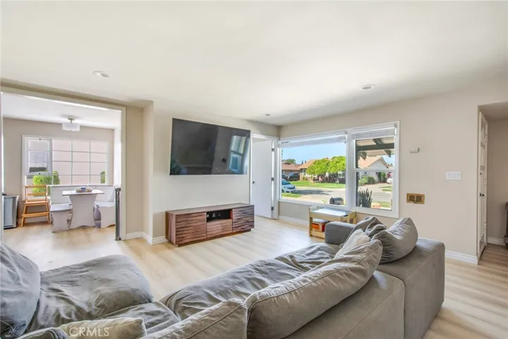 1402 E Madison Avenue, Orange, California 92867