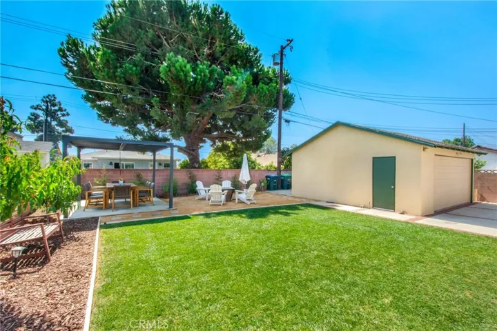 1402 E Madison Avenue, Orange, California 92867