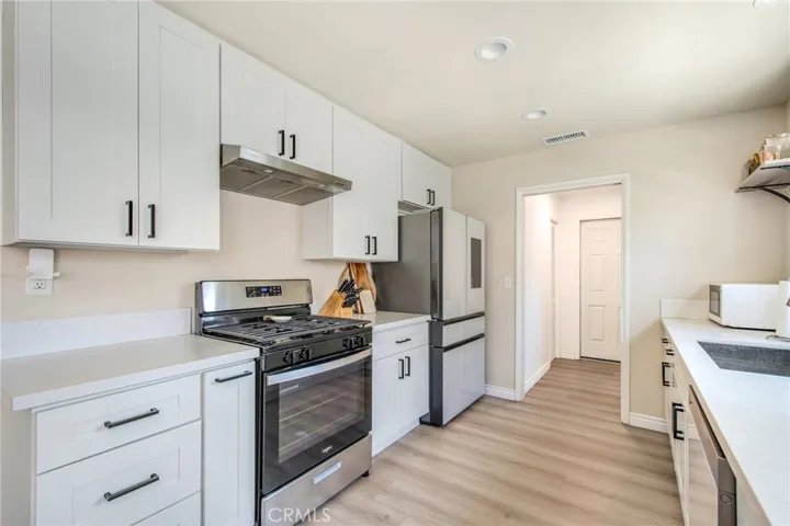 1402 E Madison Avenue, Orange, California 92867