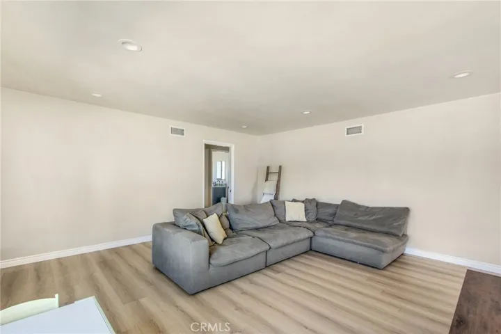 1402 E Madison Avenue, Orange, California 92867