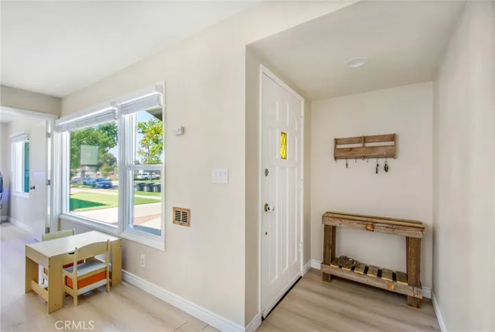 1402 E Madison Avenue, Orange, California 92867