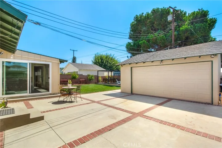 1402 E Madison Avenue, Orange, California 92867