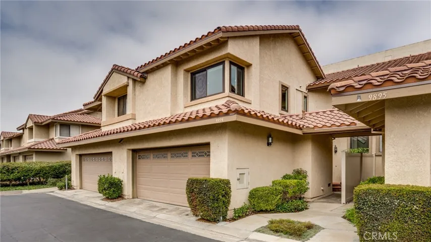 Large Townhome In a Great Community
(click on photo to enlarge)