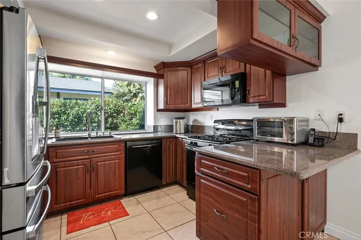 894 Carlton Privado, Ontario, California 91762