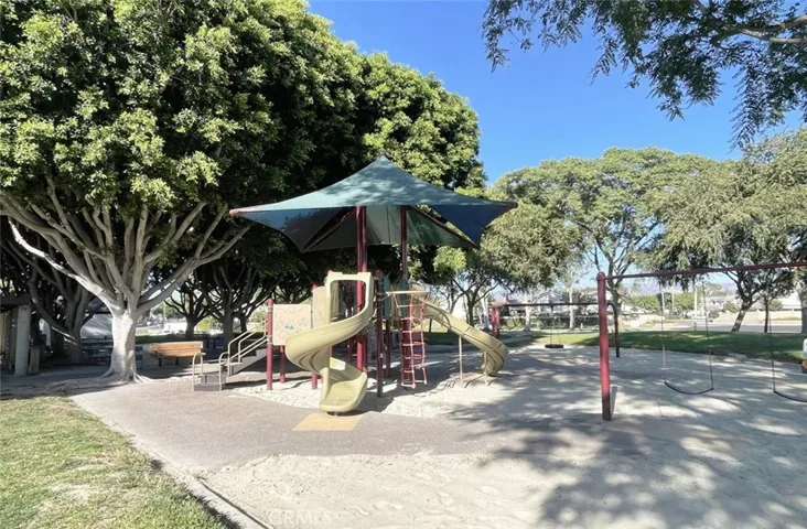 349 Huntington, Irvine, California 92620