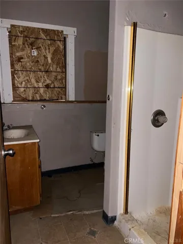 225 E Kings Street, Avenal, California 93204