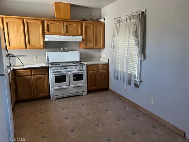 225 E Kings Street, Avenal, California 93204