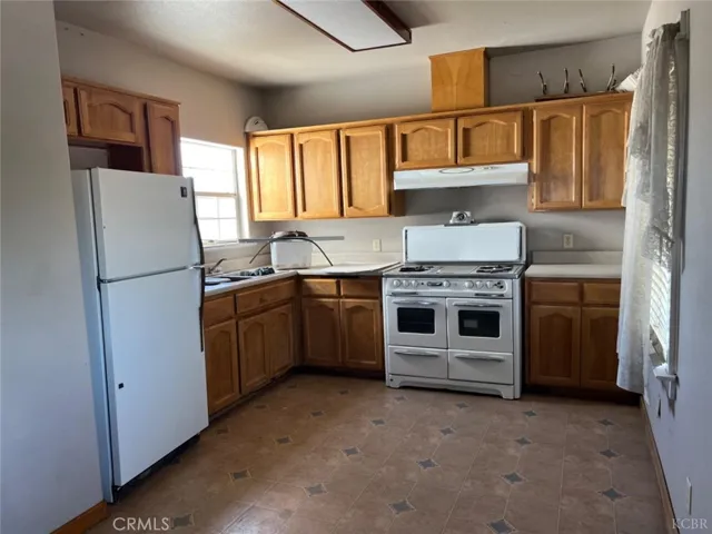 225 E Kings Street, Avenal, California 93204