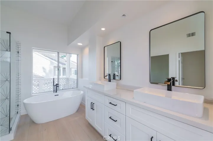 15 Harborcrest 42, Irvine, California 92604