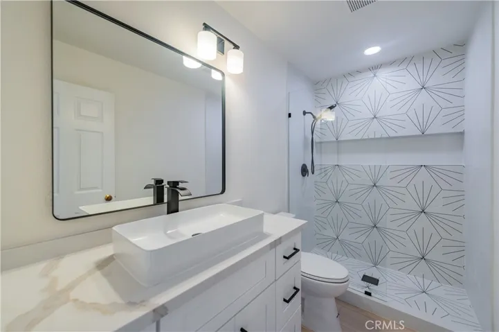 15 Harborcrest 42, Irvine, California 92604