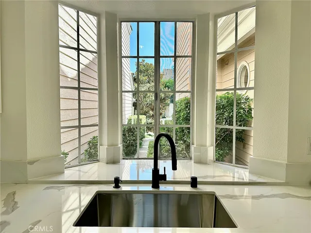 15 Harborcrest 42, Irvine, California 92604