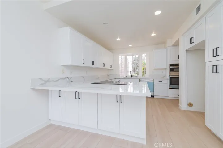15 Harborcrest 42, Irvine, California 92604