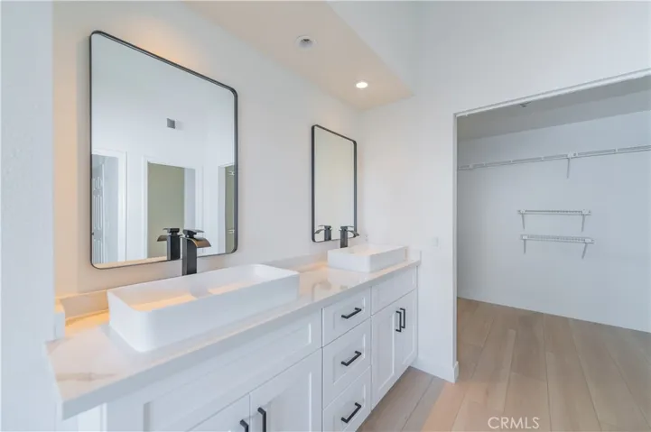 15 Harborcrest 42, Irvine, California 92604