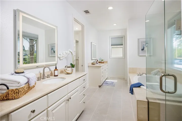 Primary Ensuite Bath