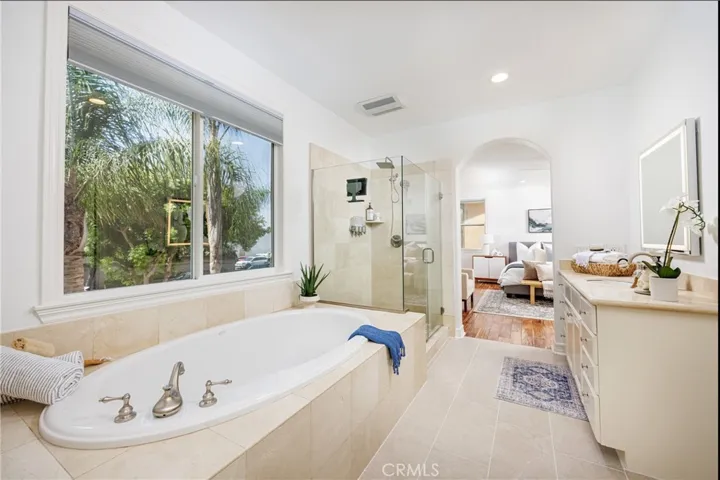 Primary Ensuite Bath