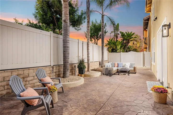Entertainers Backyard/Patio with Natural Gas Line for Firepit