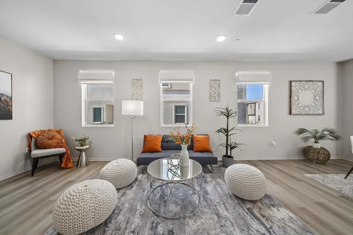5264 Beachfront Cove St 218, San Diego, California 92154