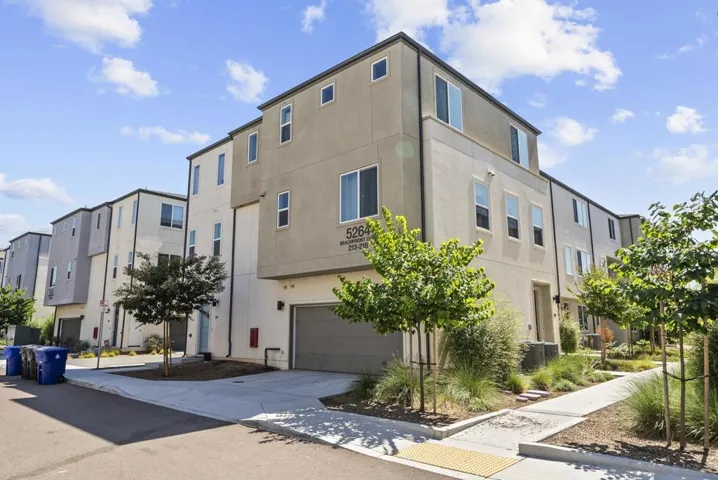 5264 Beachfront Cove St 218, San Diego, California 92154