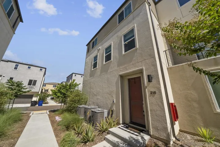 5264 Beachfront Cove St 218, San Diego, California 92154