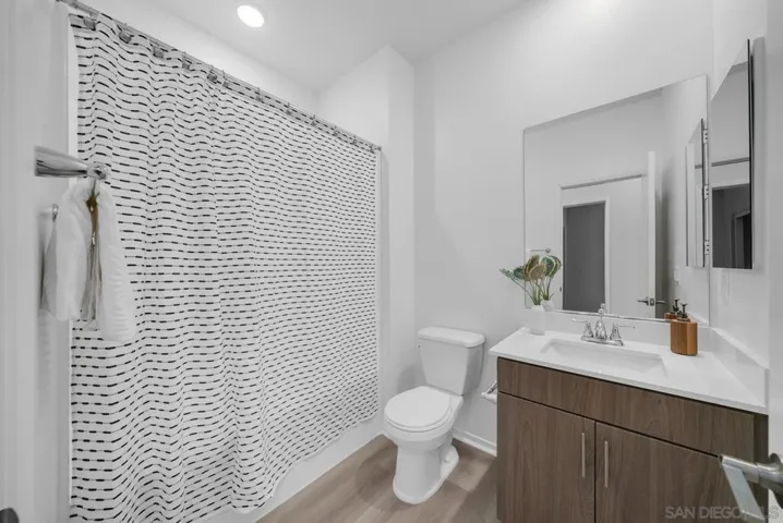 5264 Beachfront Cove St 218, San Diego, California 92154