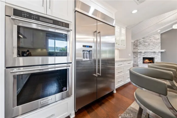 Commercial Grade Refrigerator lets you Stock-up on Flavorful Foods While the Dual Ovens allow you to prepare those Feast-licious Foods Fast for Friends & Family and Fast Approaching Festive Dinners - say that 3x's :)