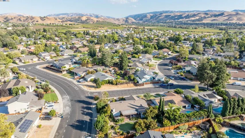 1492 Windsor Way, Livermore, California 94550