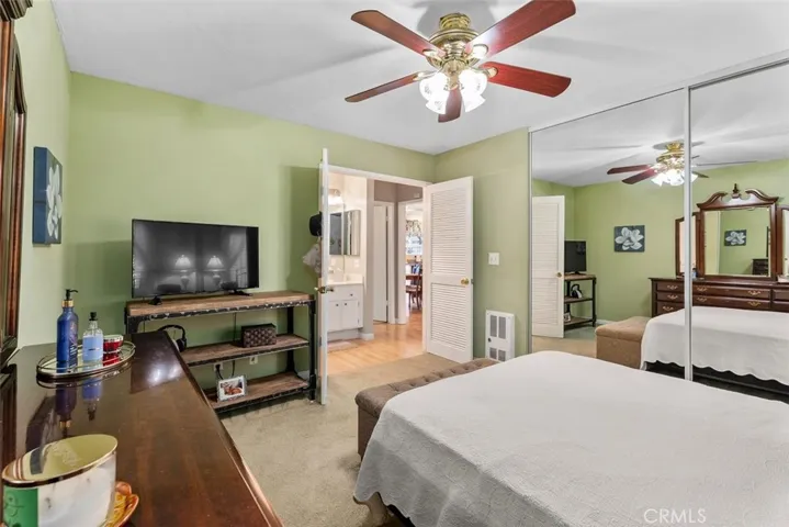 51 Streamwood, Irvine, California 92620