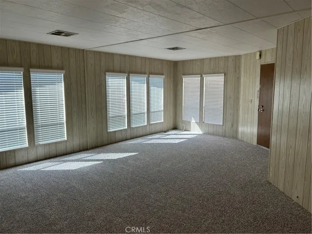 668 Seville Drive, Hemet, California 92543