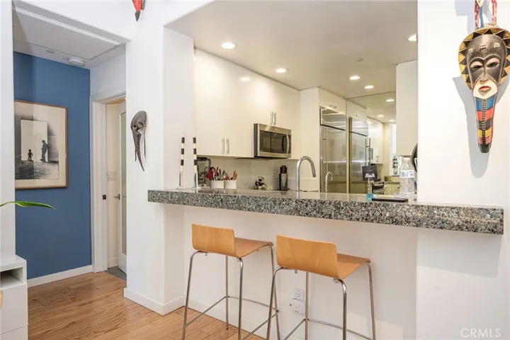 2233 Martin 318, Irvine, California 92612