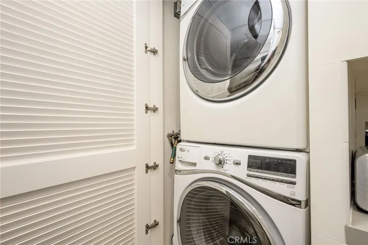2233 Martin 318, Irvine, California 92612