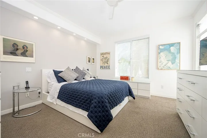 2233 Martin 318, Irvine, California 92612