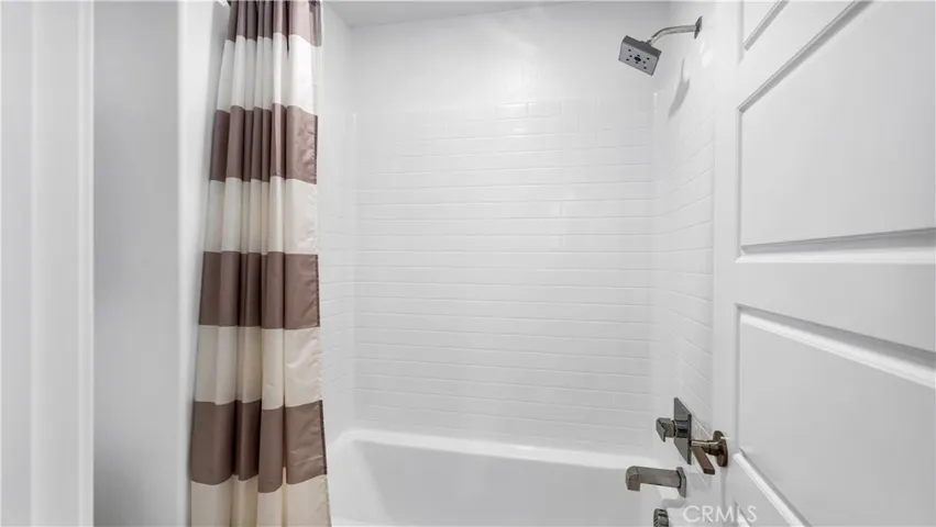 Secondary Bath/Split Bath