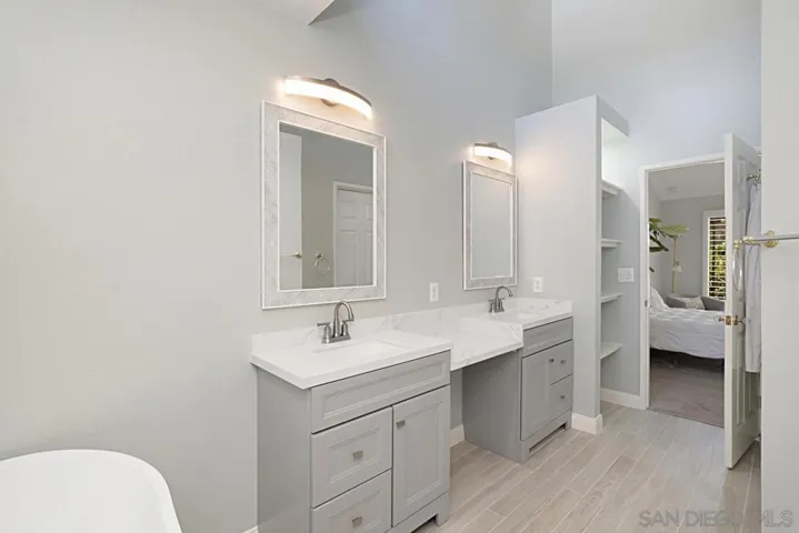 8533 Circle R Valley Ln, Escondido, California 92026