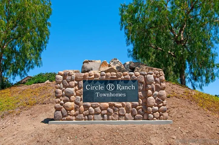 8533 Circle R Valley Ln, Escondido, California 92026