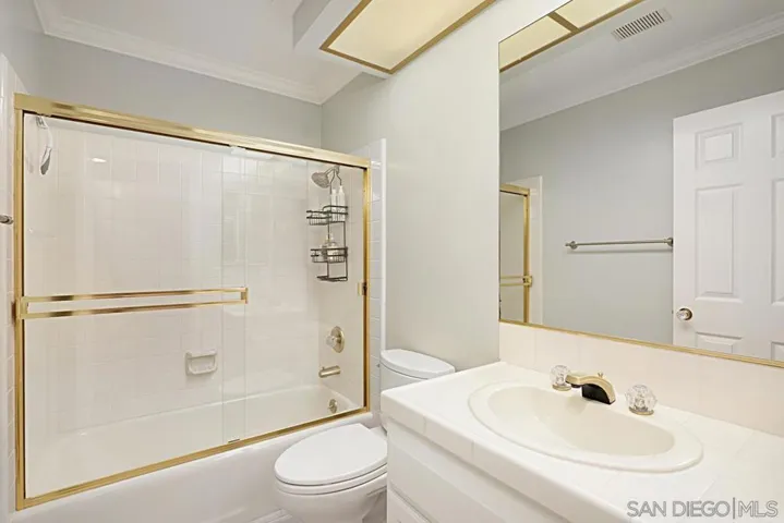 8533 Circle R Valley Ln, Escondido, California 92026