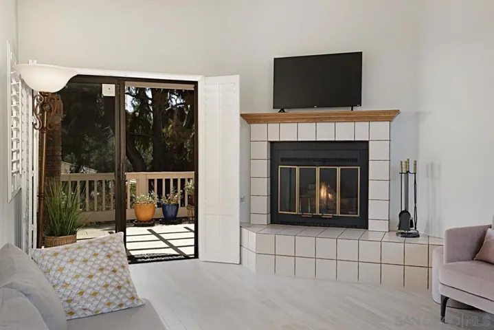 8533 Circle R Valley Ln, Escondido, California 92026