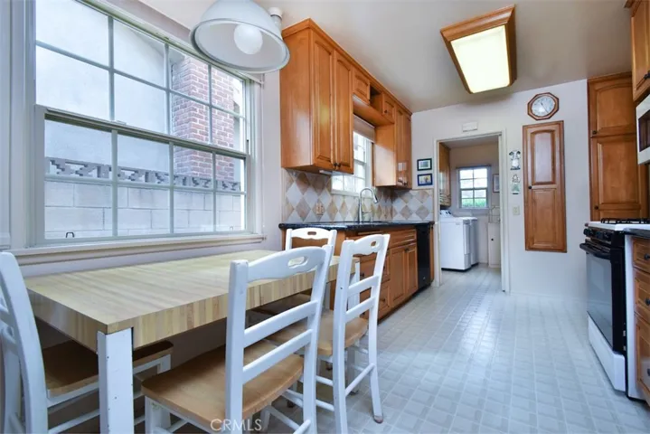 6832 Cantaloupe Avenue, Van Nuys, California 91405