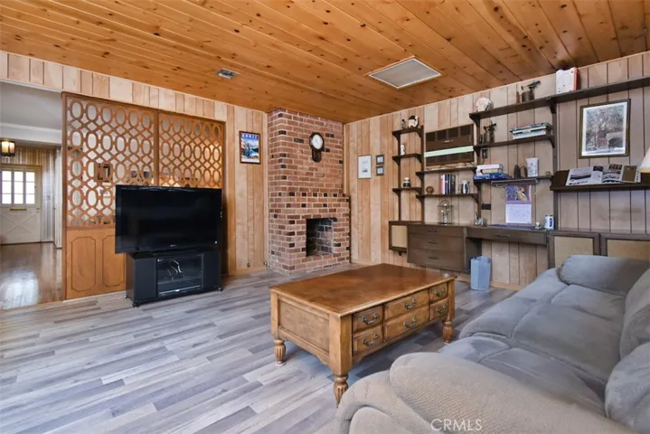 6832 Cantaloupe Avenue, Van Nuys, California 91405