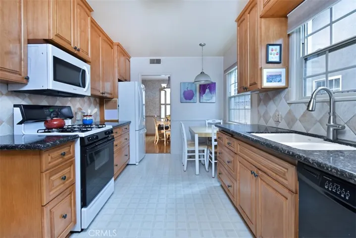 6832 Cantaloupe Avenue, Van Nuys, California 91405