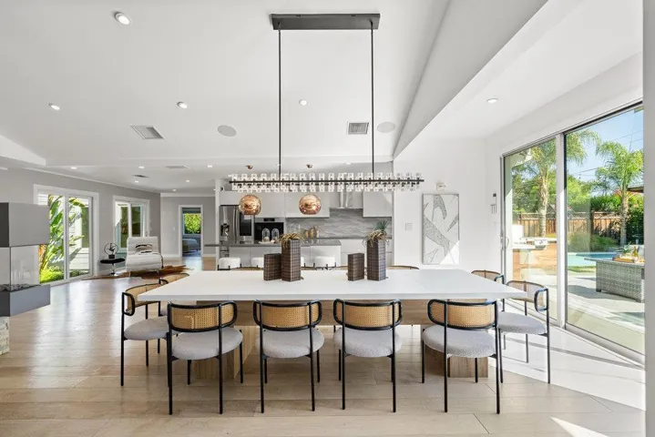 110 El Caminito Avenue, Campbell, California 95008