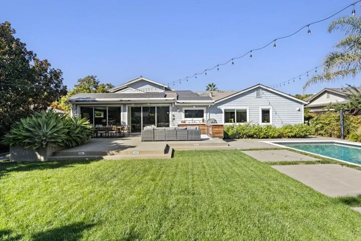 110 El Caminito Avenue, Campbell, California 95008