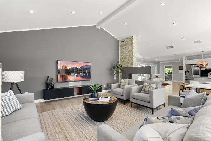 110 El Caminito Avenue, Campbell, California 95008