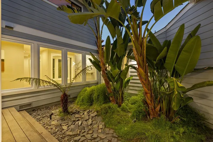 110 El Caminito Avenue, Campbell, California 95008
