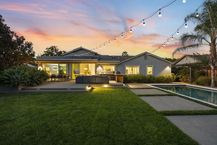 110 El Caminito Avenue, Campbell, California 95008